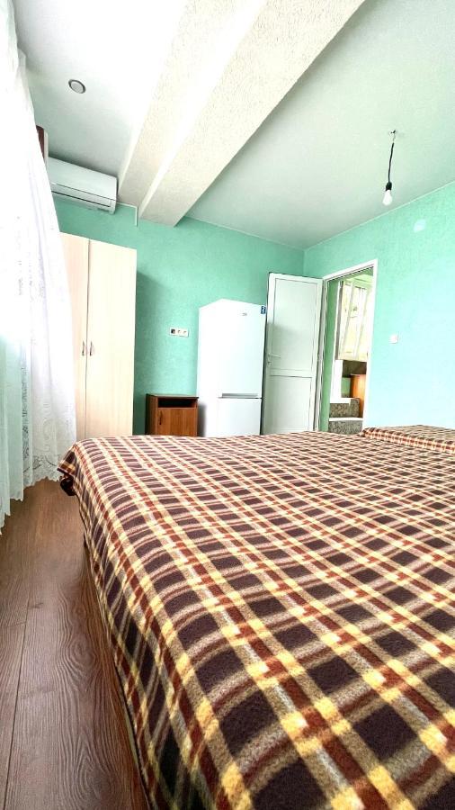 Guesthouse On Sovhoznaya 18 Гагра Екстериор снимка
