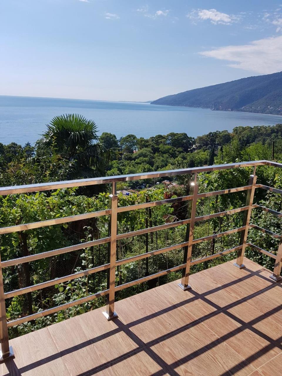 Guesthouse On Sovhoznaya 18 Гагра Екстериор снимка
