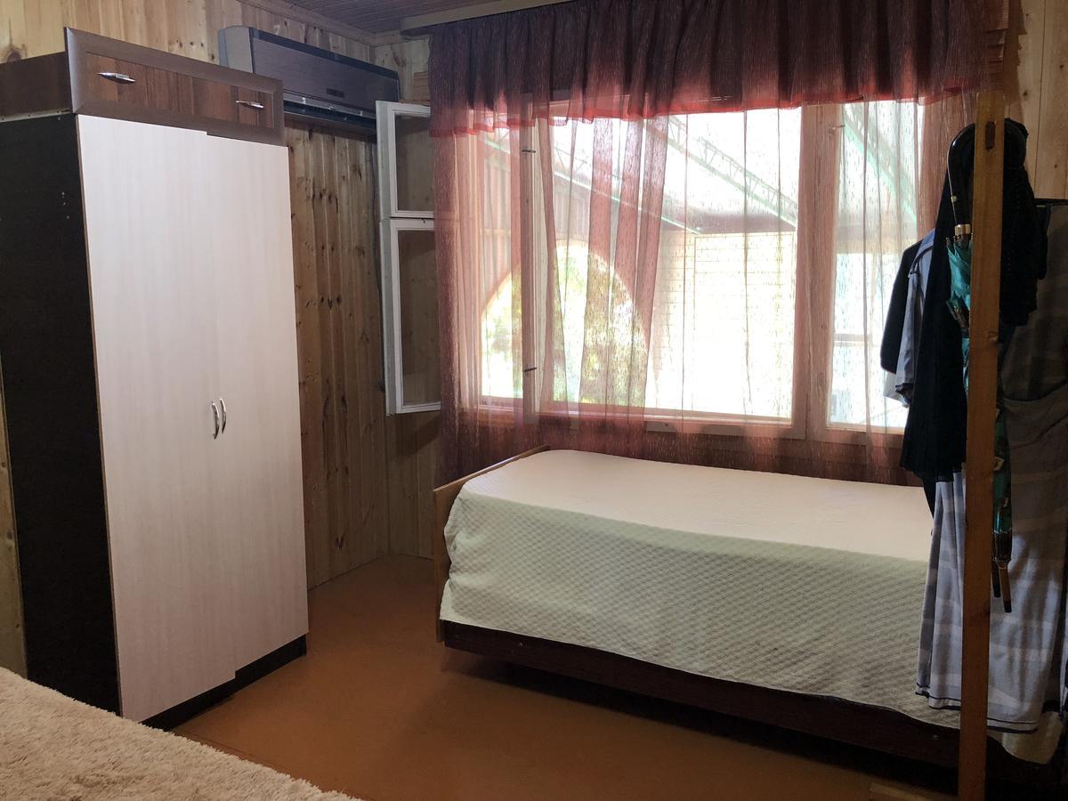 Guesthouse On Sovhoznaya 18 Гагра Екстериор снимка